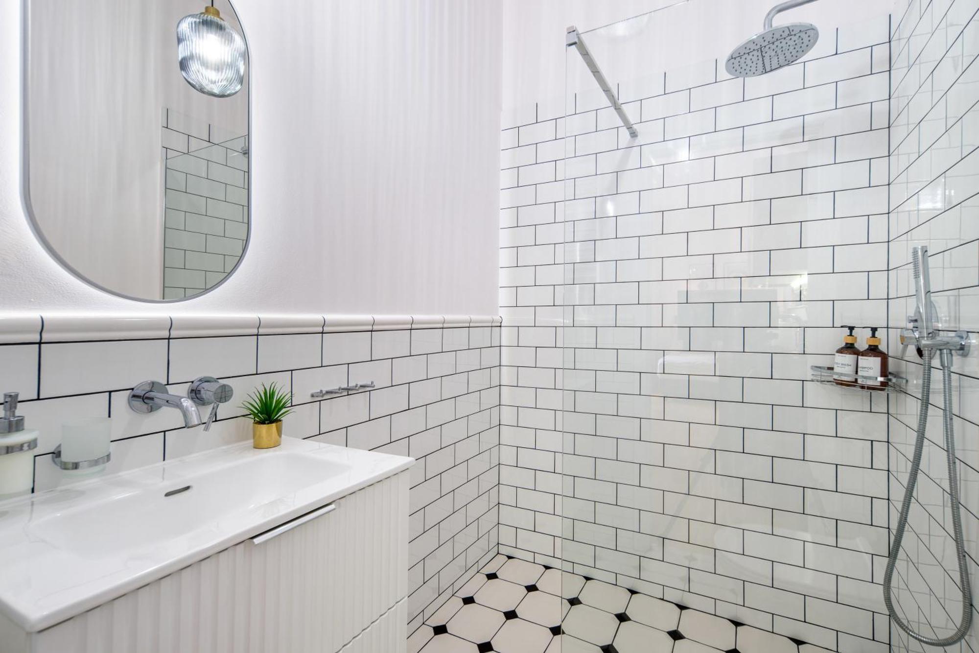 Discover Krakow Apartments - Lubomirskiego St - Classic & Modern - Near Main Station, Netflix And Ac Exterior photo